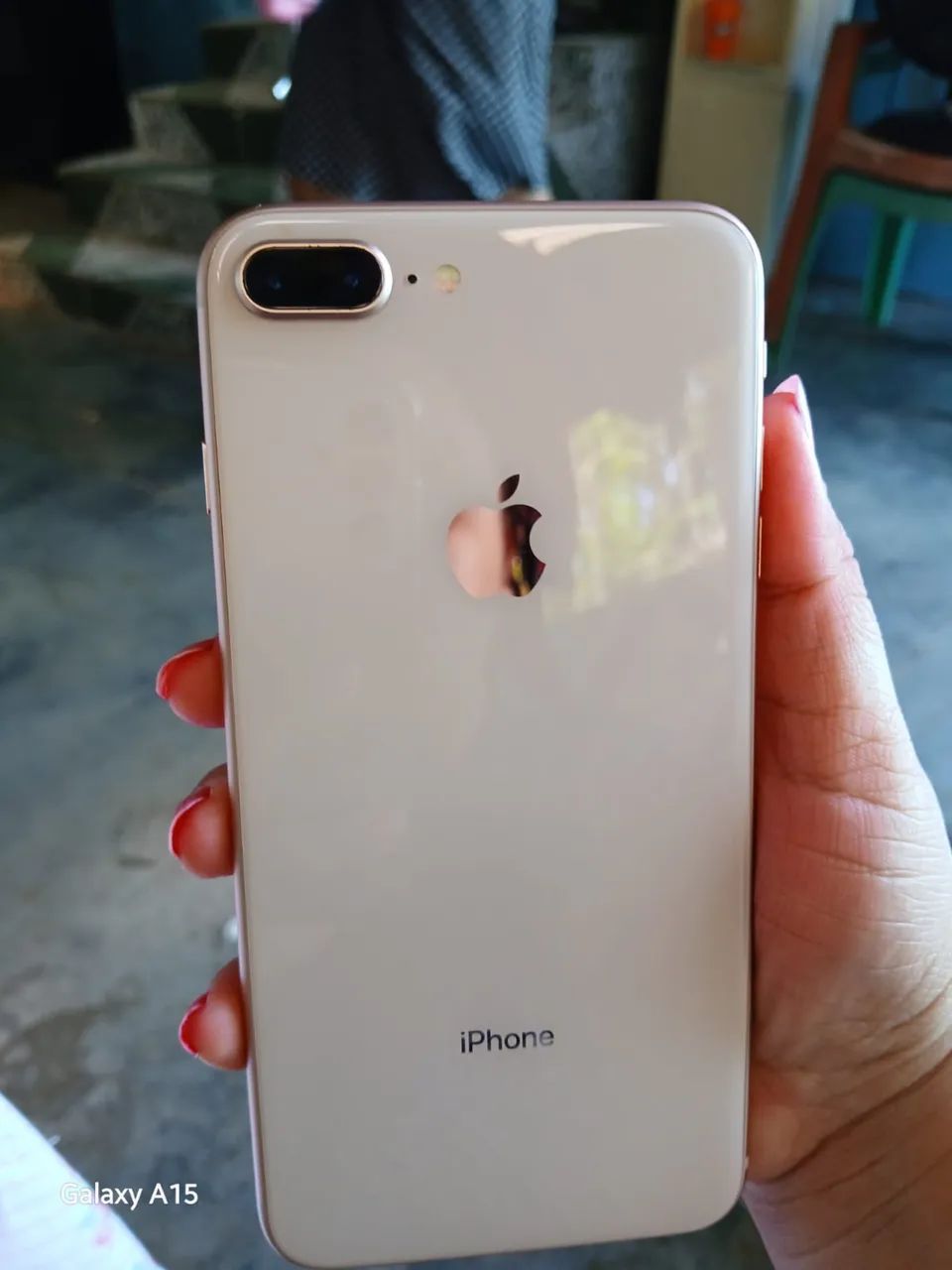 Vendo ou Troco iPhone 8 Plus semi novo  - Foto 4