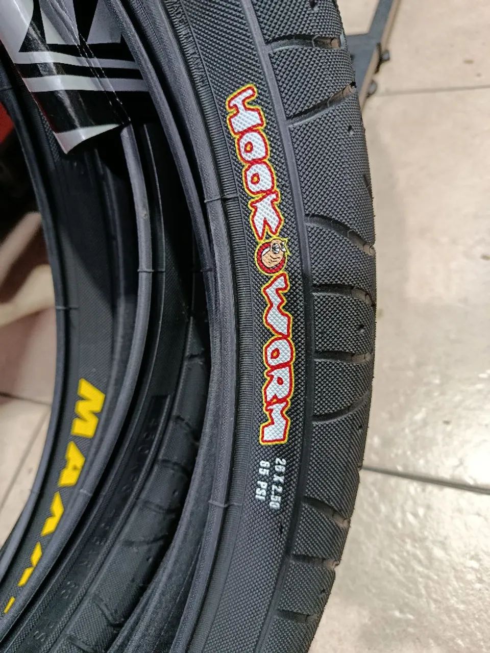 Pneu 26 maxxis hookworm 2.50  - Foto 4