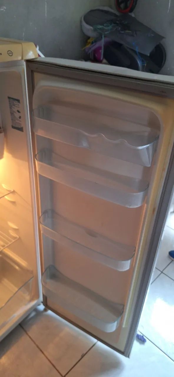 Geladeira marca eletrolux