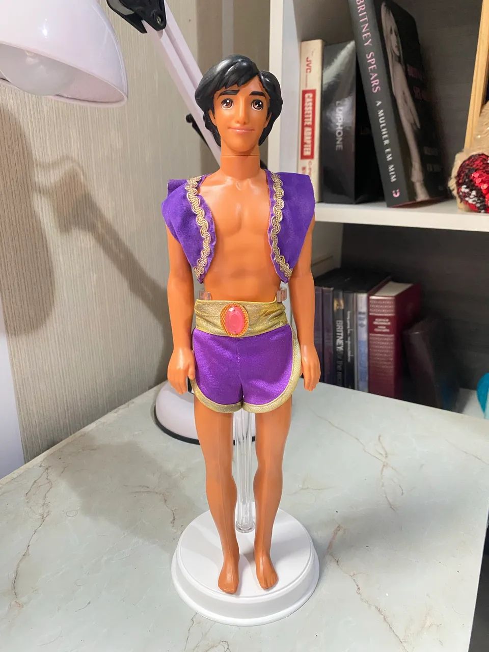 Boneco Aladdin praia roxo