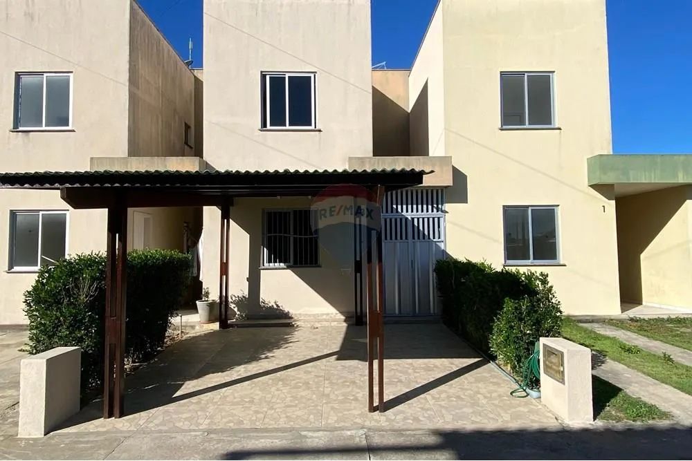 Casa Duplex 2 Quartos em Condomínio Fechado