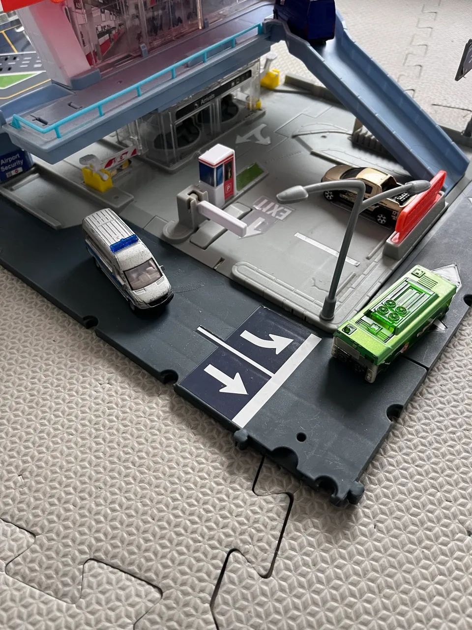 Matchbox Aeroporto com carros - Foto 3