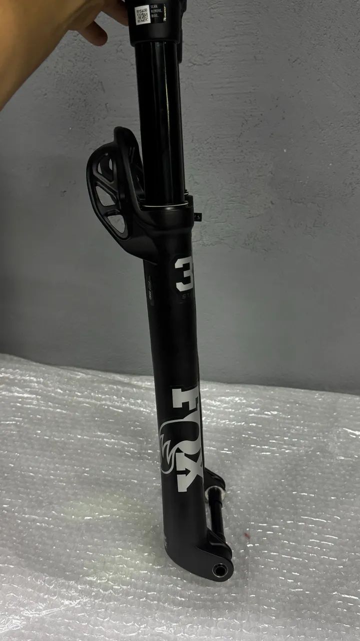 Fox 32 Step Cast 2026 - Foto 3