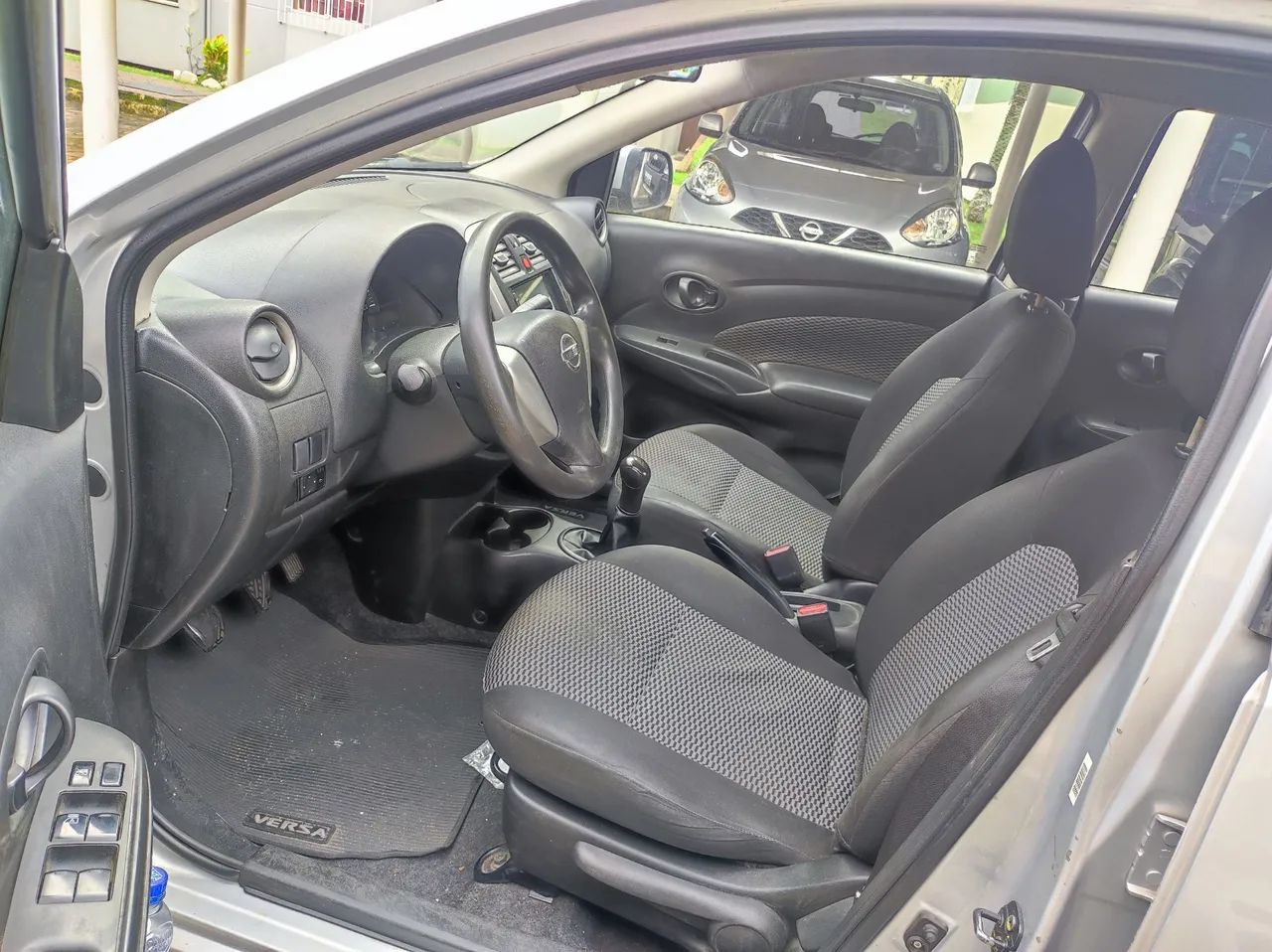 Nissan Versa 1.0 12V Flexstart 4P Mec. 2018 - Foto 3