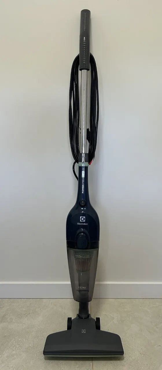Aspirador de pó vertical e portátil Electrolux 1450W - Foto 2