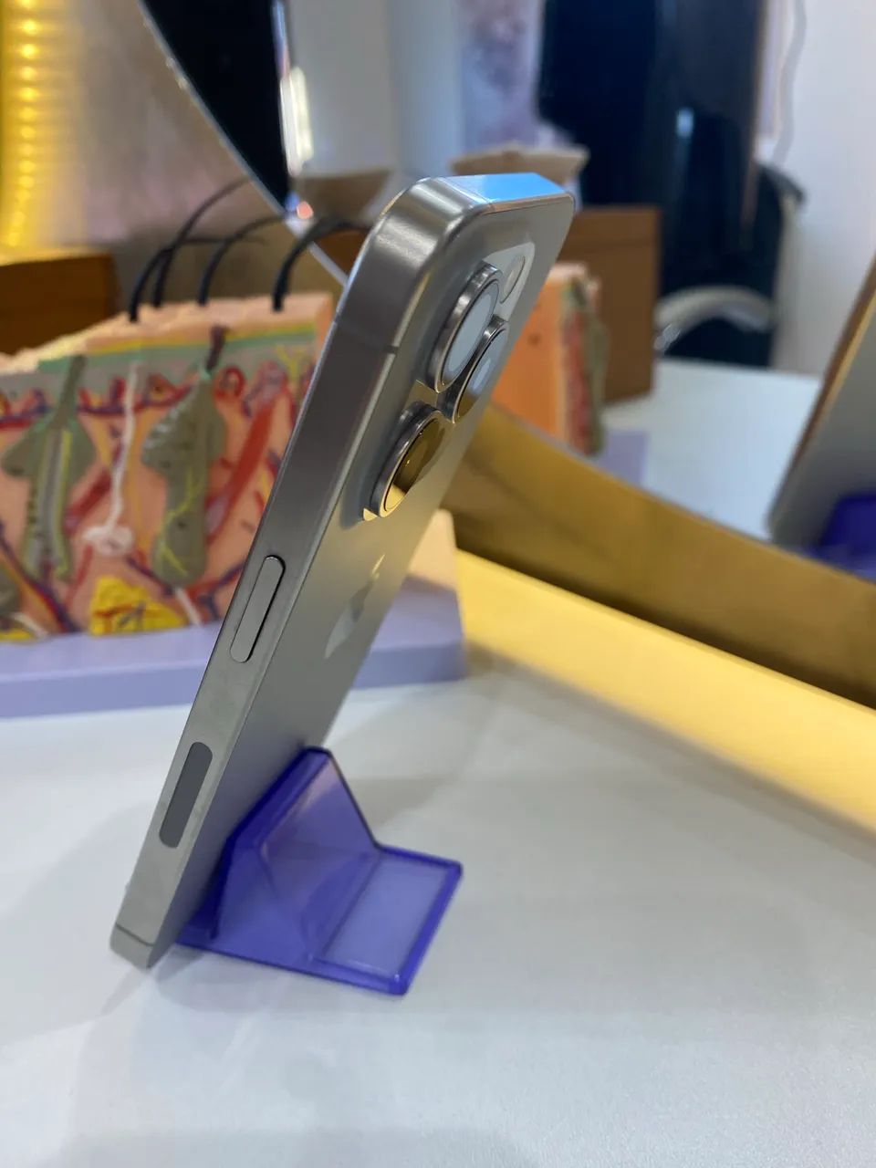 Iphone 15 pro  - Foto 5