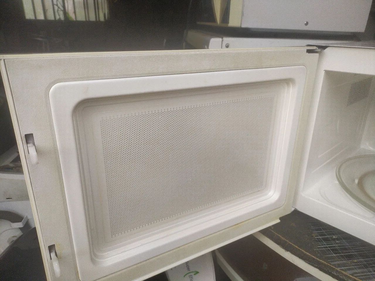 Micro-ondas Panasonic 22L - Foto 4