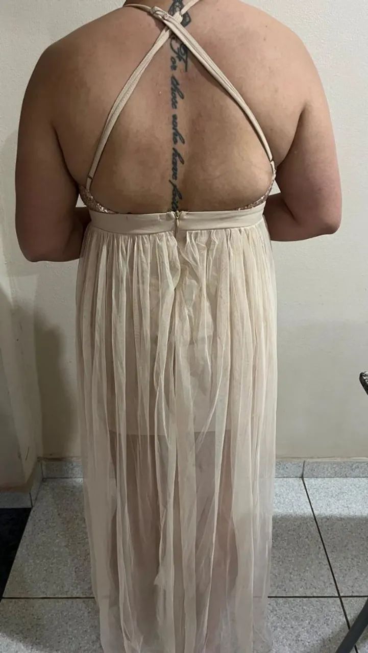 Vestido bege de tule com paetê  - Foto 2