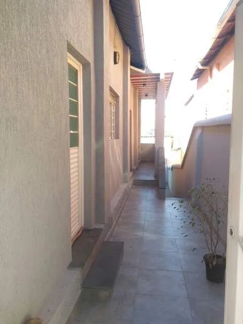 CASA 02 QUARTOS - QUINTAL / SEM VAGA DE GARAGEM