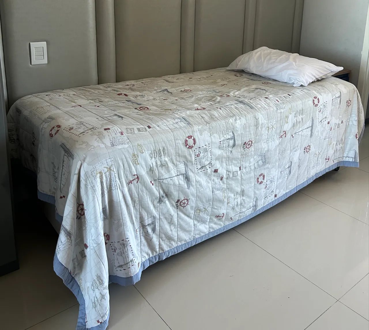Cama de solteiro 