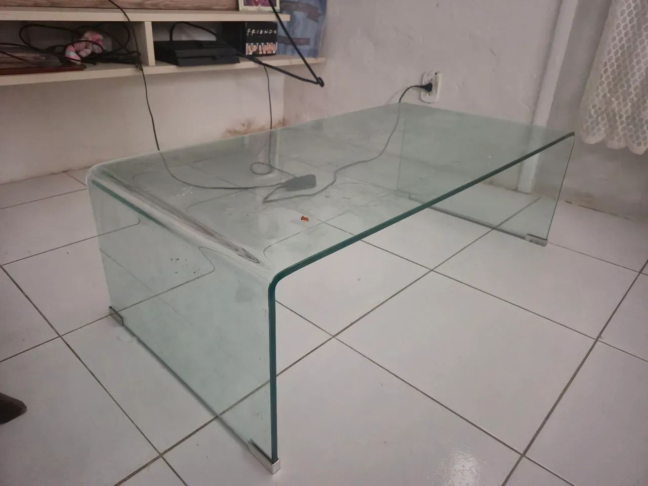 Mesa de vidro temperado elegante para sala de estar!