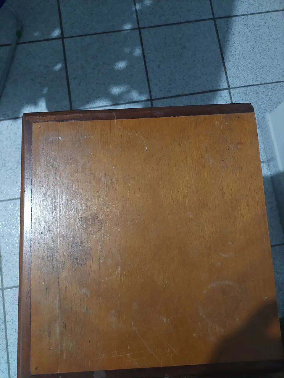Vendo mesinha de madeira - Foto 4