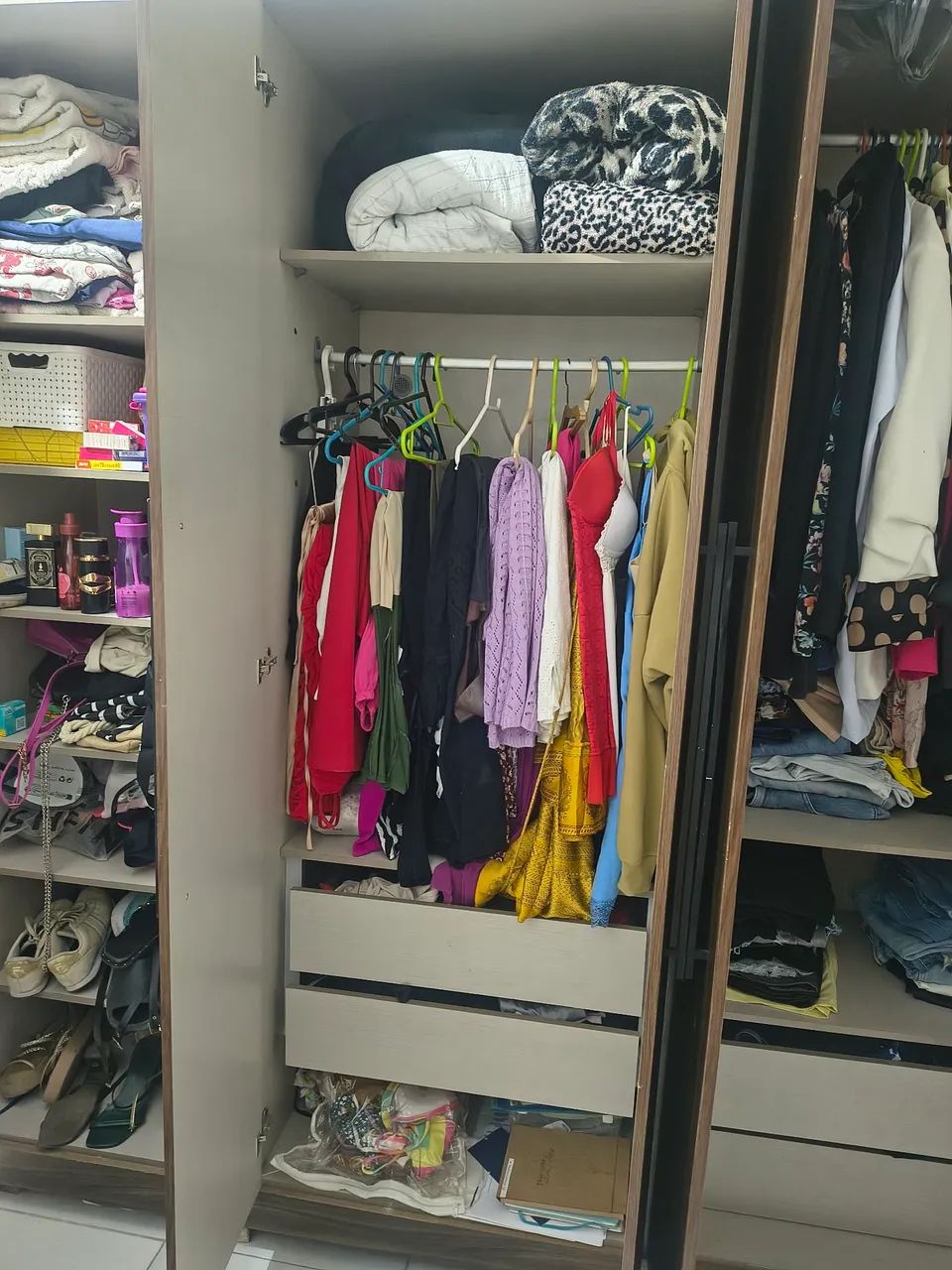 Guarda roupas 5 portas  - Foto 3