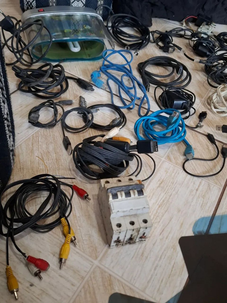 Lote Eletrônicos, Cabos e Peças  - Foto 4