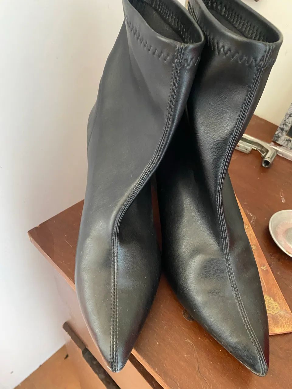 Bota Constance couro original 39 e vestido longo  - Foto 5