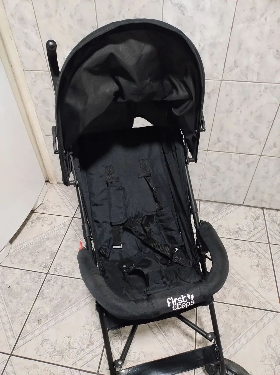 Carrinho de bebê guarda chuvas ótimo Estado 