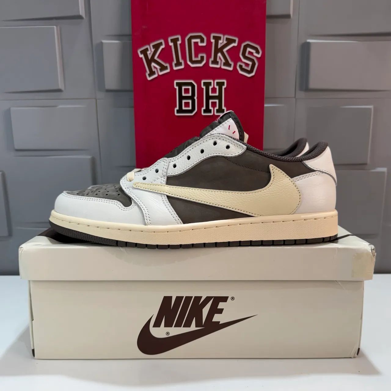 Air Jordan 1 Low Travis Scott Reverse Mocha 43