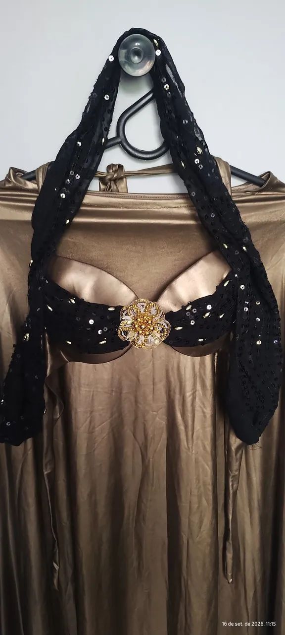 Traje dança do ventre dourado com preto 