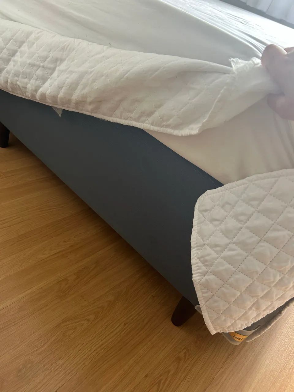 Cama box (base + colchão)