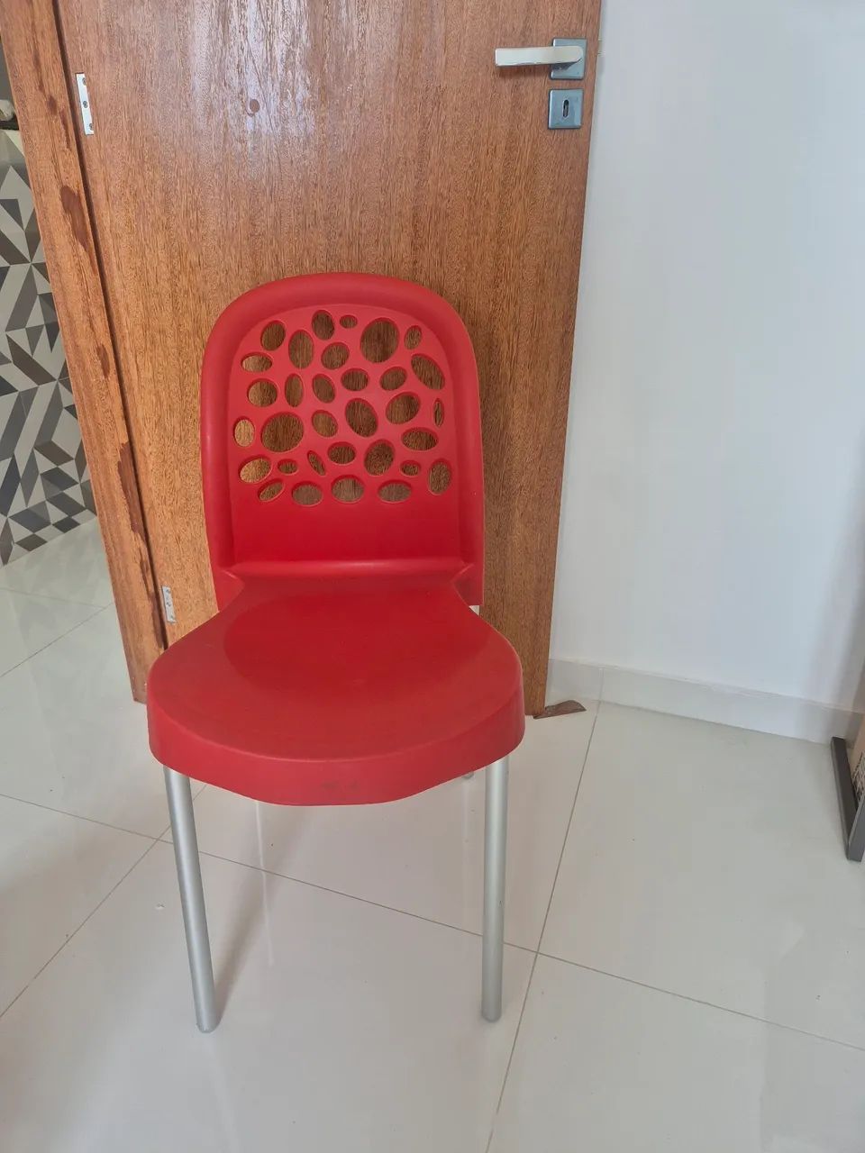 1 Plastic Chair