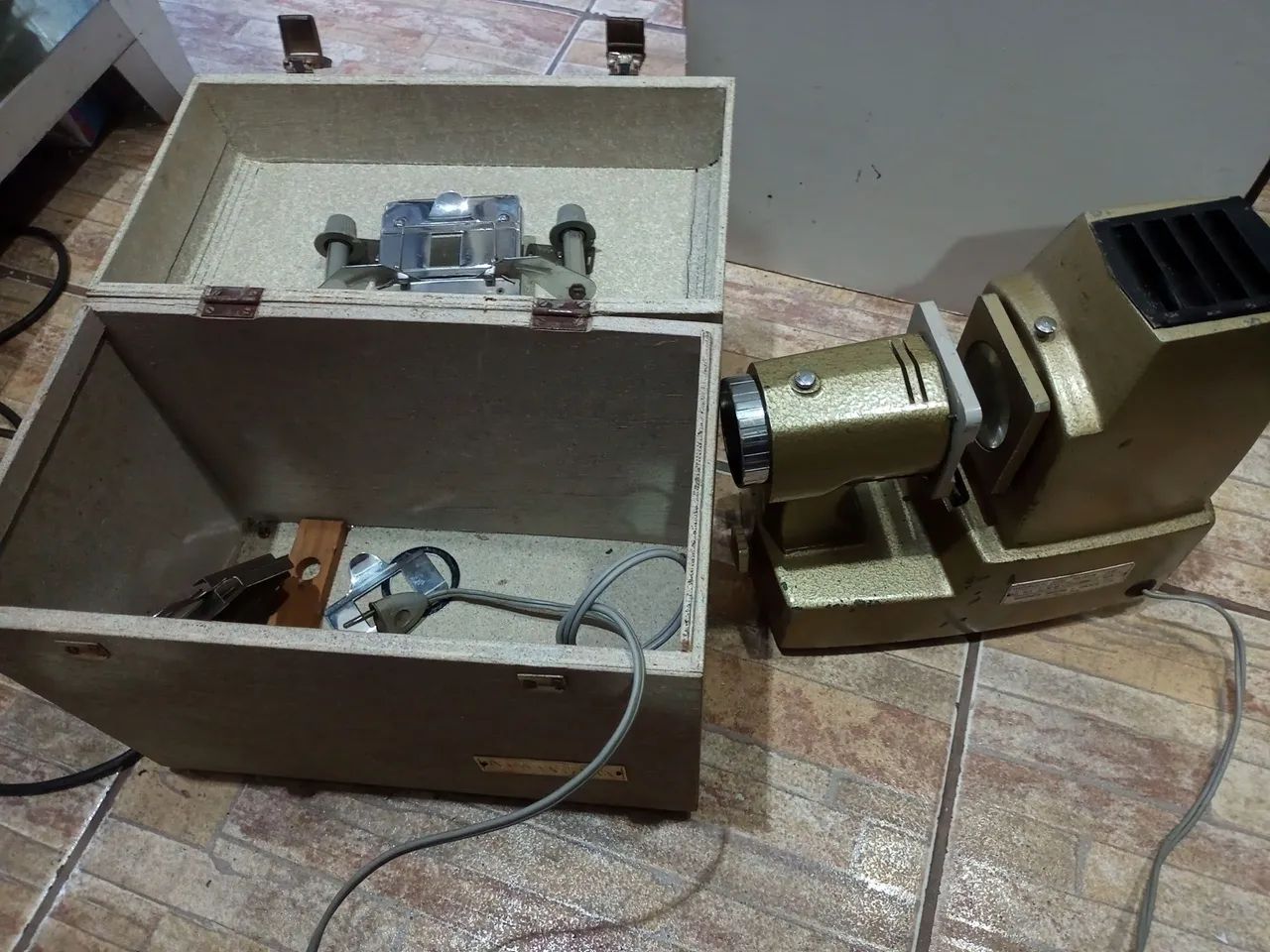 Projetor antigo para colecionador  - Foto 3