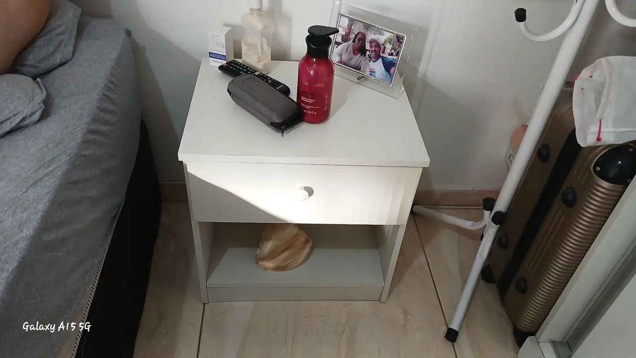 Vendo 2 mesinhas de cabeciera