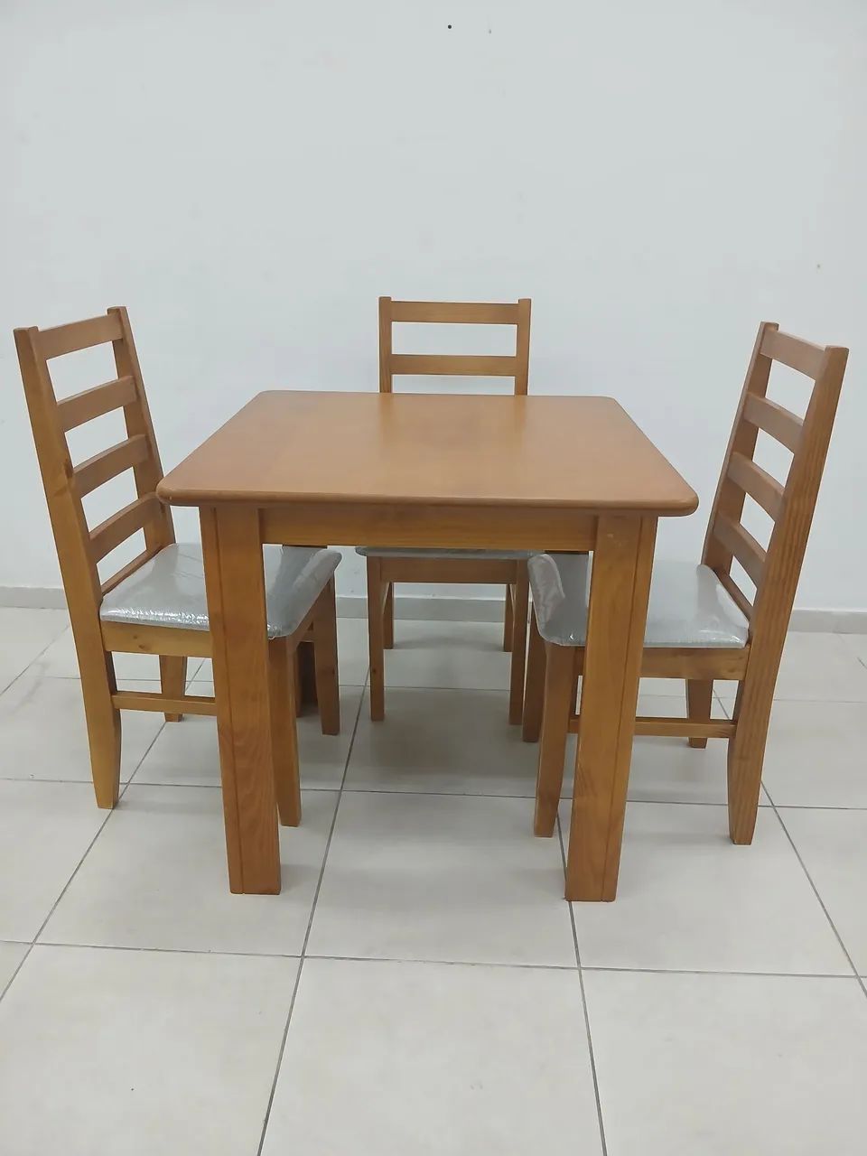 Conjunto Mesa com 4 cadeiras - Foto 5