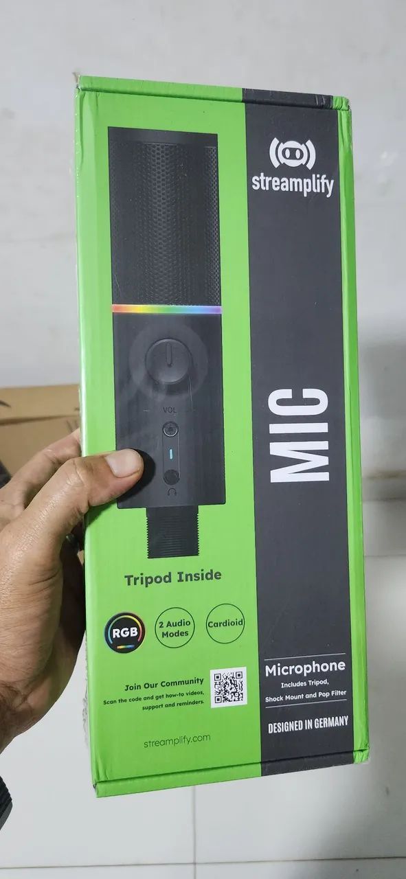 Microfone Gamer RGB MIC TRIPOD c/Tripé Ajustável Preto STREAMPLIFY,