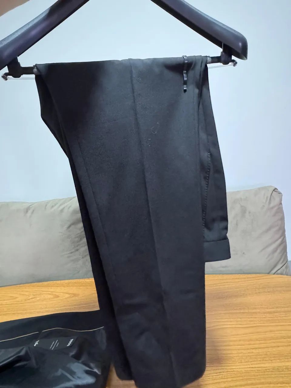 TERNO HUGO BOSS com 50% DE DESCONTO  - Foto 3