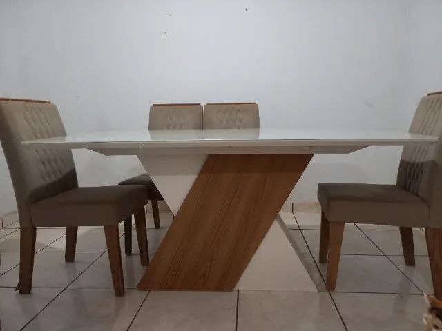 Mesa de Jantar com 6 Cadeiras - Design Moderno 