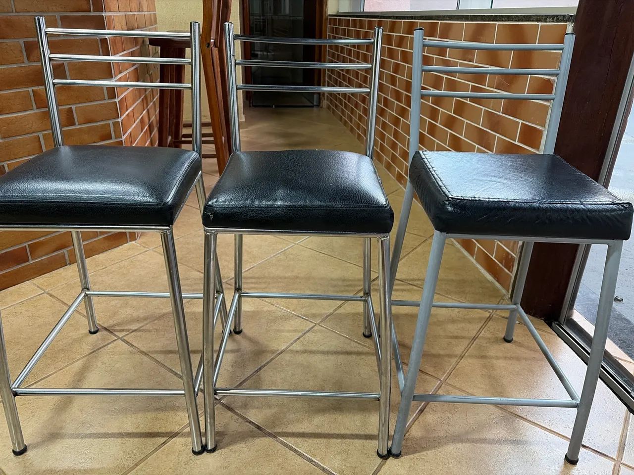 03 cadeiras de bancada / balcão 
