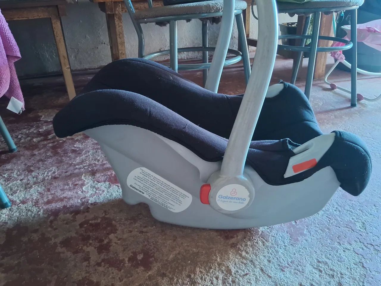 Vendo bebê conforto 