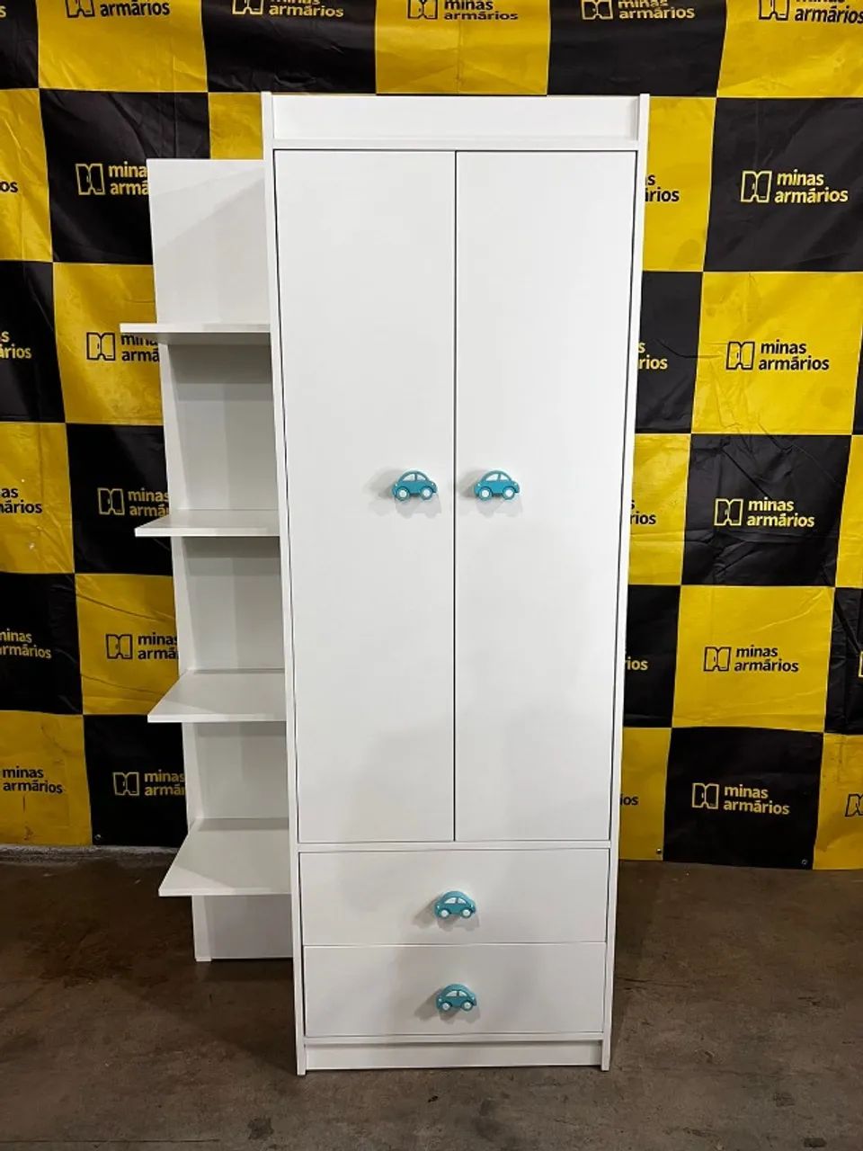 -Guarda roupa e comoda infantil *Pode alterar os puxadores*