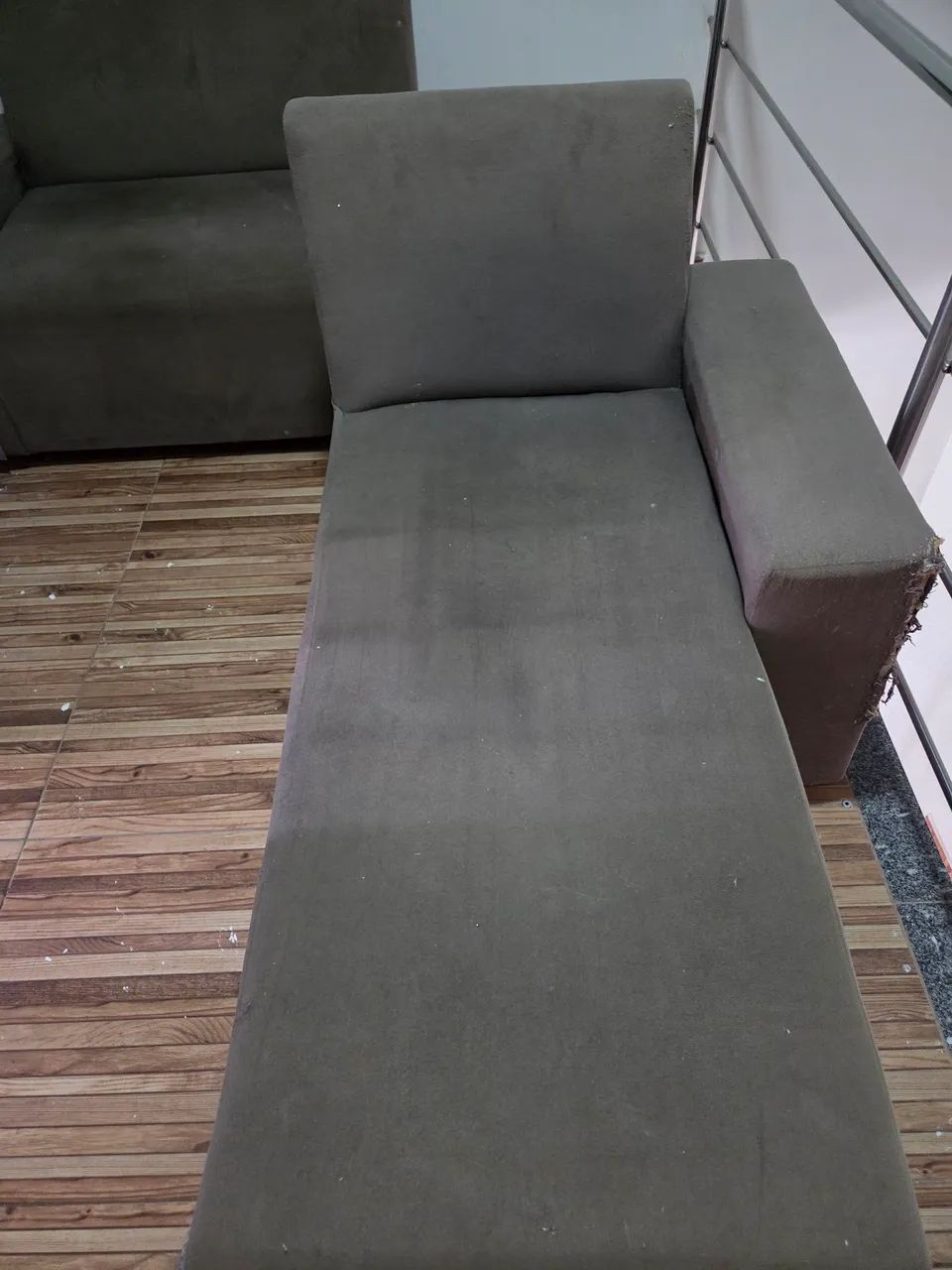 Conjunto de Sofás barato pra vender logo - Foto 5