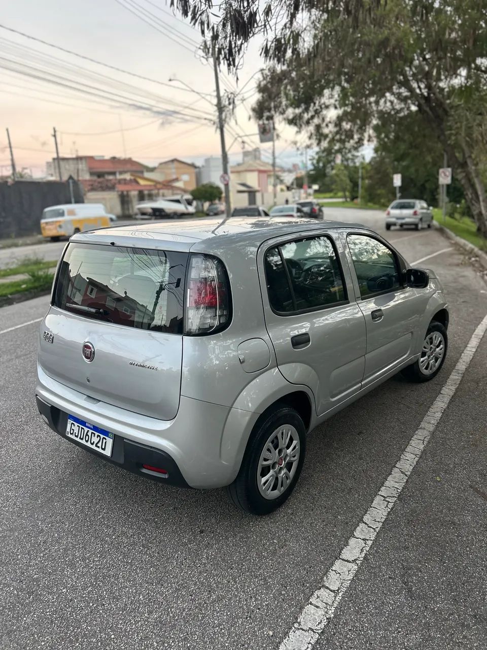 Fiat Uno Attractive 1.0 Flex 6V 5P 2017 - Foto 2