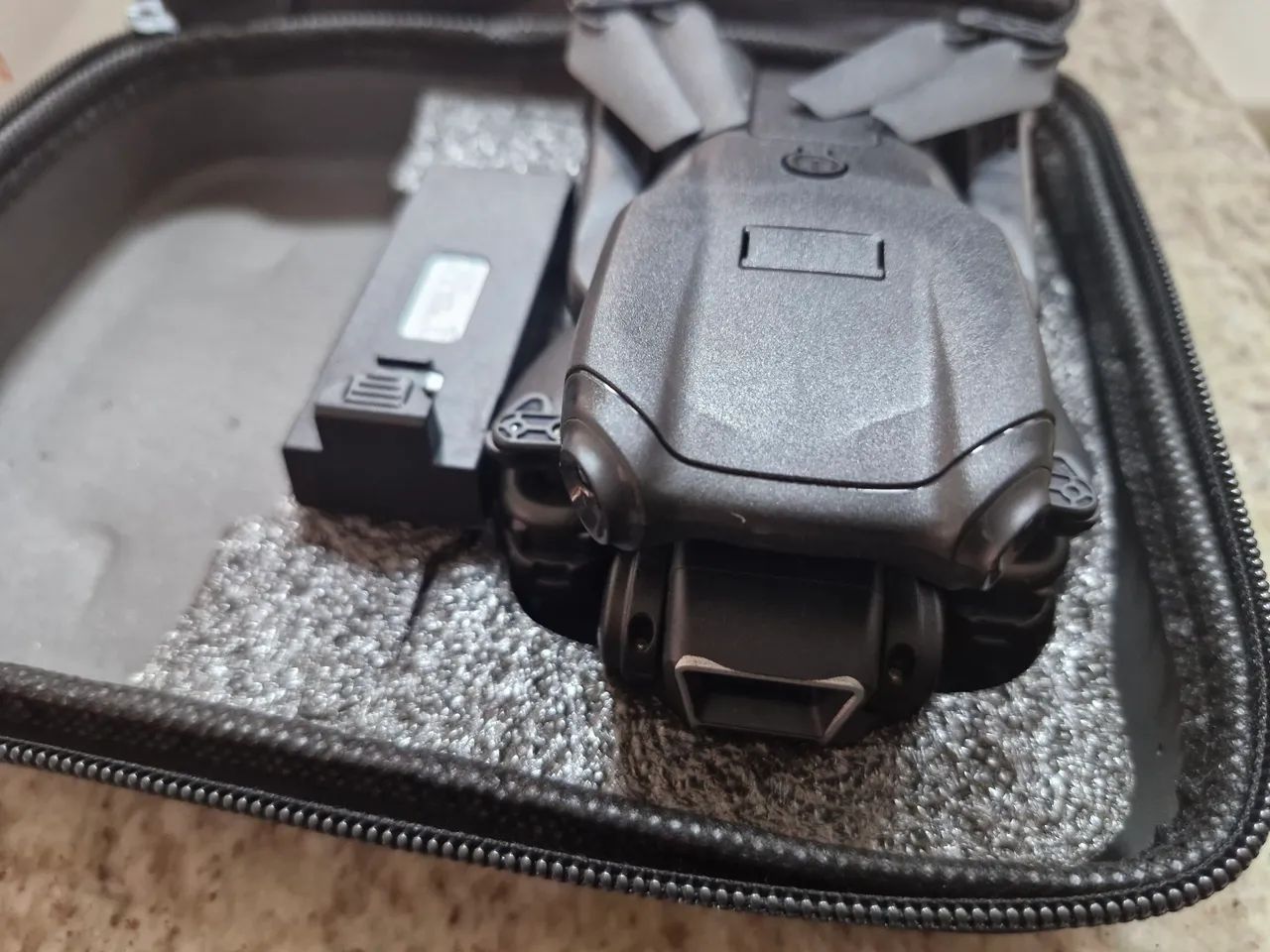 Drone dobrável 4k Novo - com 2 bateria e maleta - Foto 2