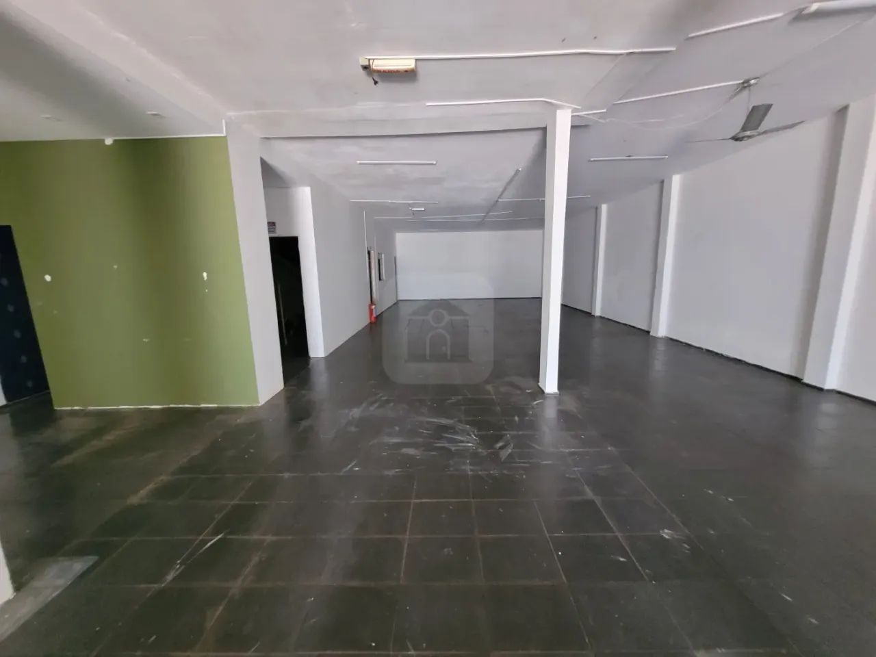 Loja comercial para locação no bairro Martins - Foto 3
