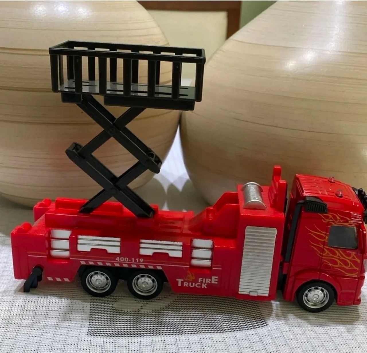 Carro de Bombeiros com 18cm