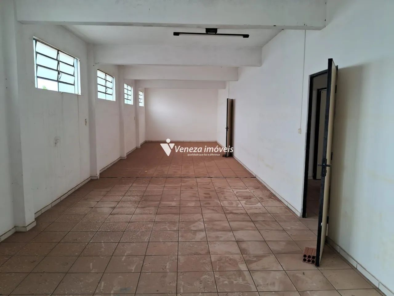 Sala Comercial ampla com salas para aluguel - Foto 5