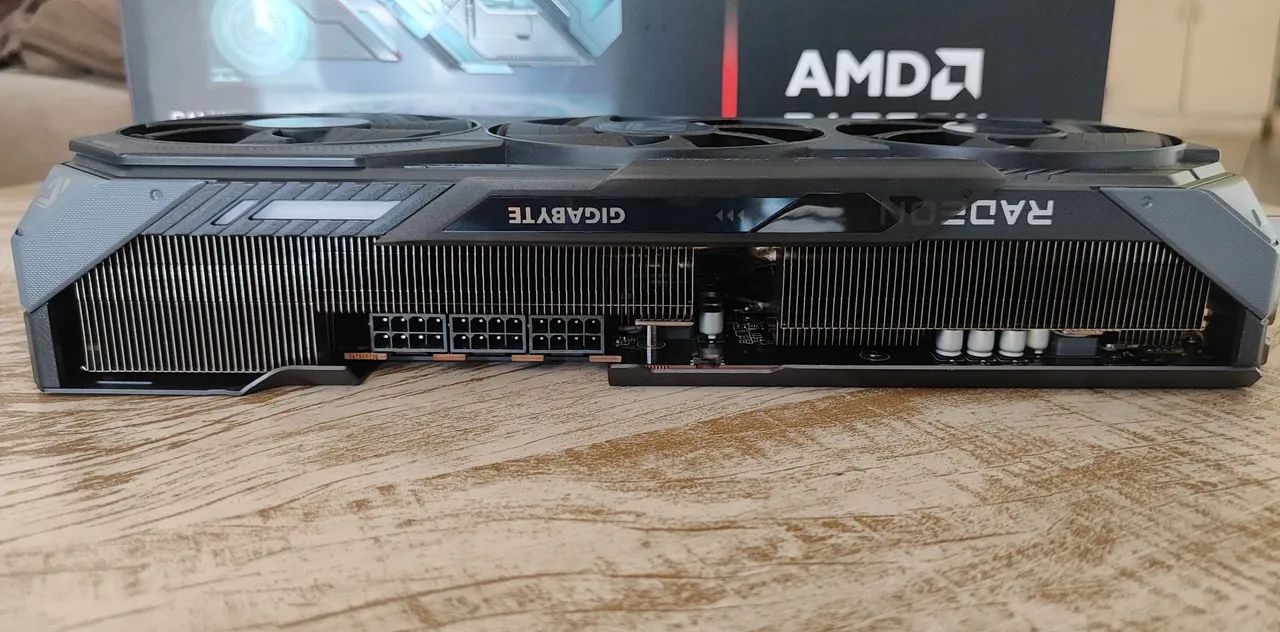 RX 9070 XT 16gb Gigabyte  - Foto 2