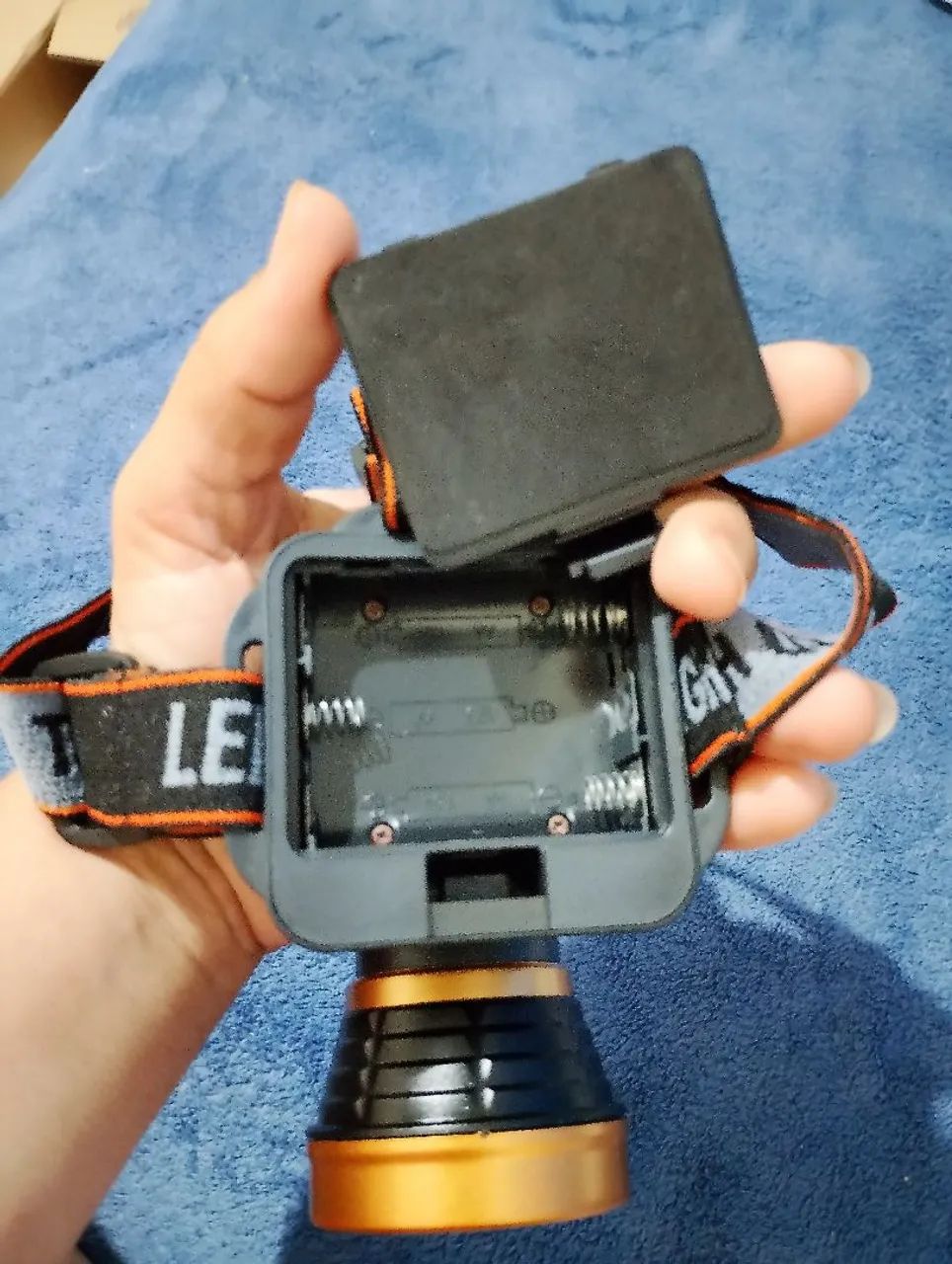 Lanterna LED de cabeça resistente a agua - Foto 4