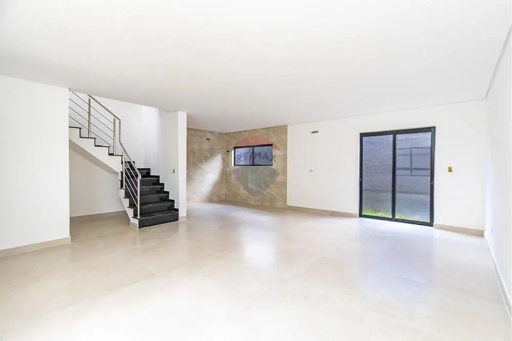 Sobrado Tríplex 3 quartos com Terraço. Bairro Uberaba. Curitiba- PR - Foto 4