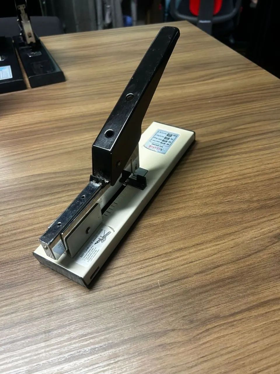 Grampeador de mesa