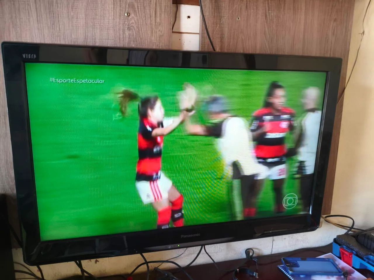 TV 32" Panasonic com controle remoto. - Foto 2