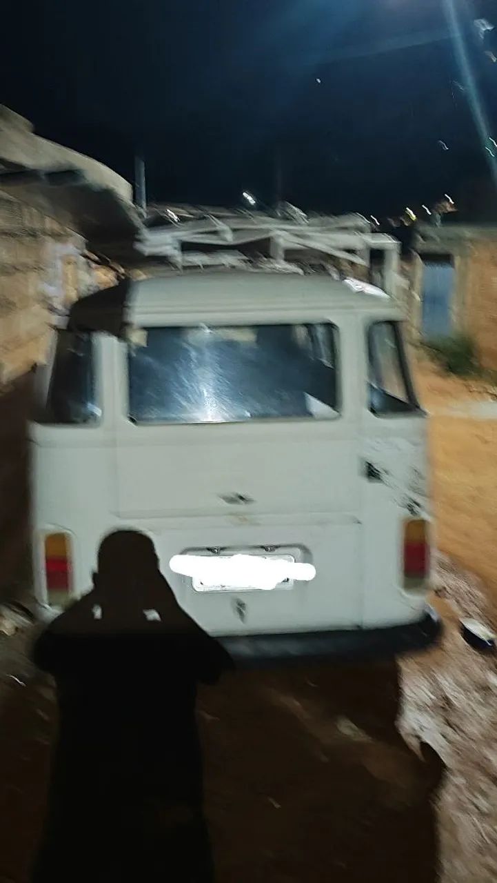 Volkswagen Kombi Standard/ Luxo/ Serie Prata 1989