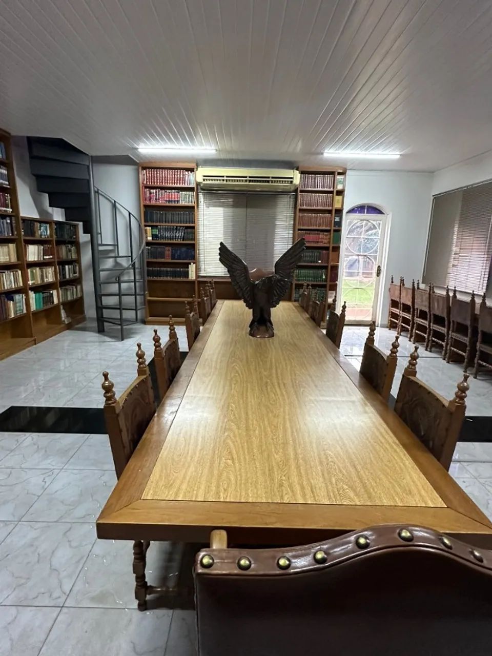 ALUGA-SE ÓTIMO IMÓVEL COMERCIAL, localizado à Rua Amazonas, 1.200m2 - Foto 4