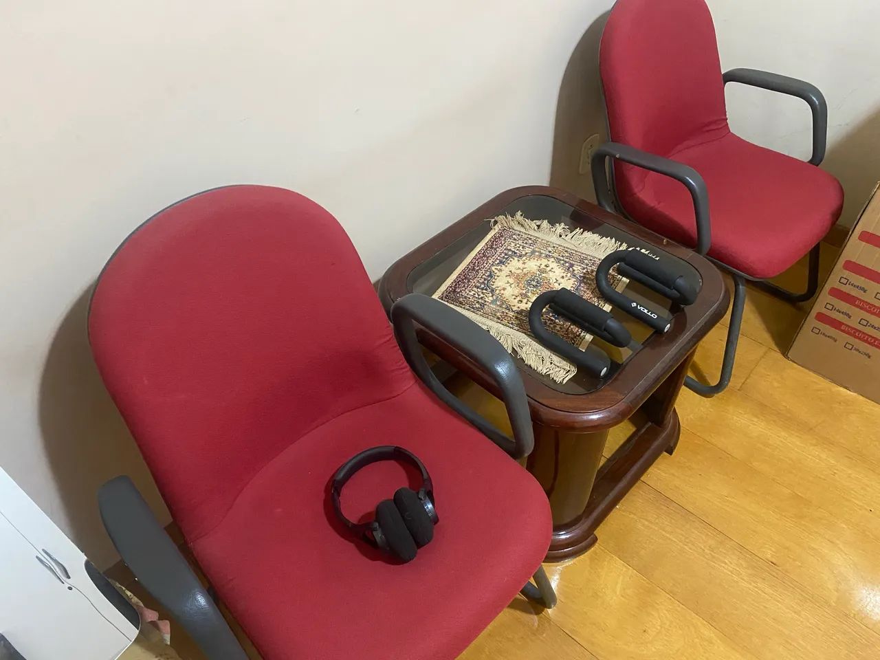  CADEIRAS EXCELENTES 2 com MESA  - Foto 3