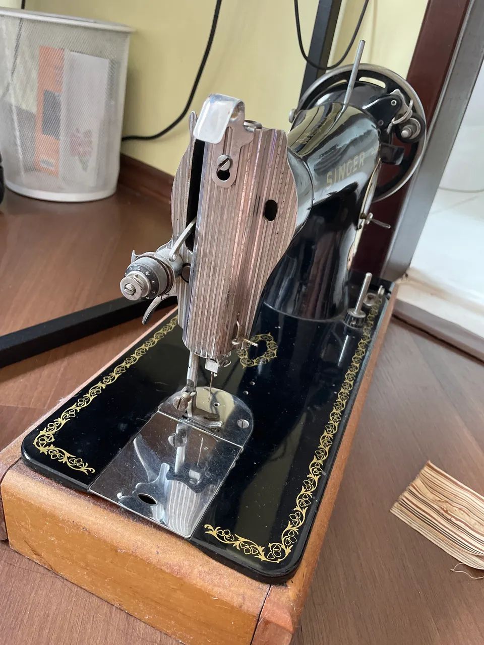Máquina singer preta - Foto 2