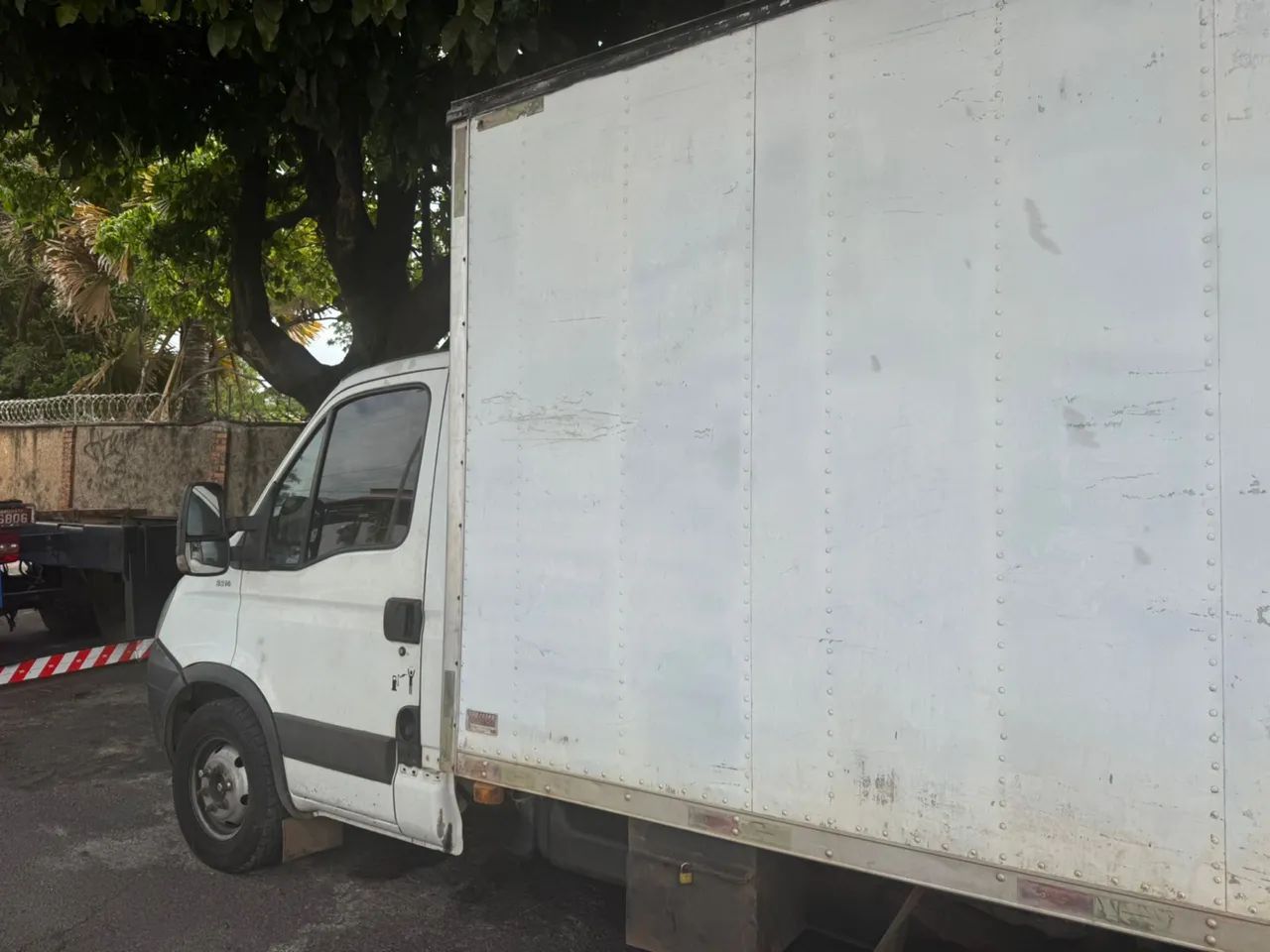 IVECO DAILY 35s14 Baú 2012/2013 - Foto 3