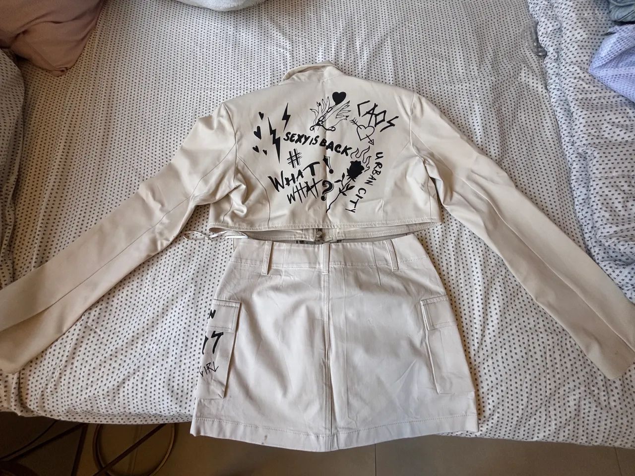 Conjunto de jaqueta com saia da CAOS - Foto 4